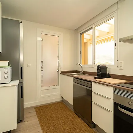 Διαμέρισμα Attic Duplex With 4 Terraces & 5 Min Walk To *