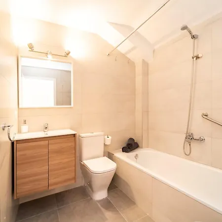 Attic Duplex With 4 Terraces & 5 Min Walk To Denia