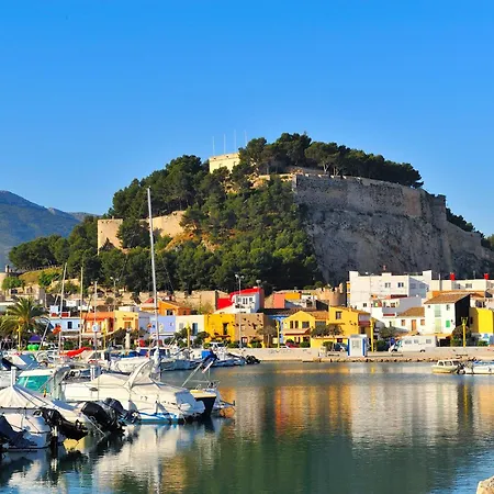 Attic Duplex With 4 Terraces & 5 Min Walk To Denia