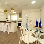 Attic Duplex Apartment With 4 Terraces & 5 Min Walk To Beach 公寓