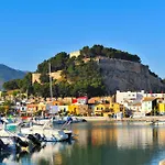 Attic Duplex With 4 Terraces & 5 Min Walk To Dénia